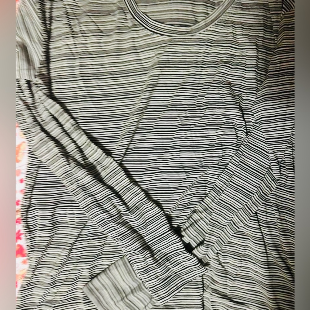 Athleta Shirt Women’s Gray Striped Long‎ Sleeve Round Neck Athleisure, S